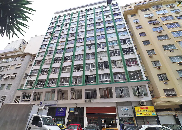 Apartamento para até 5 hóspedes na quadra da praia em Copacabana U051 Rio de Janeiro